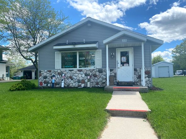 219 W Main St, Coleman, WI 54112